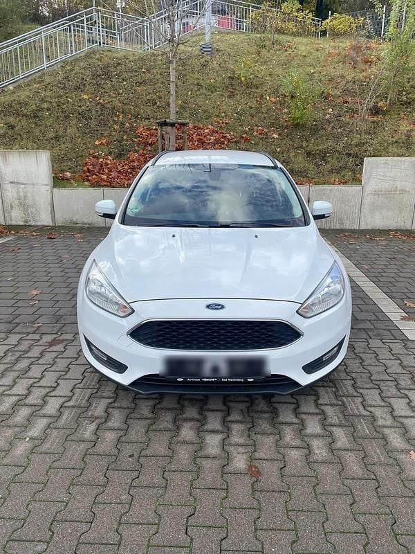Weiß Gebraucht 2018 Ford Focus Kombi | 5.700 € (Superpreis) - Bild 1/4