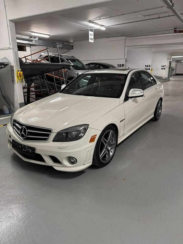 Weiß Gebraucht 2009 Mercedes C63 AMG Limousine | 28.000 € - Bild 1/4