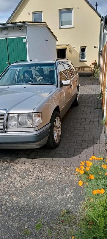 Silber Gebraucht 1991 Mercedes 200 Kombi | 10.600 € - Bild 1/4