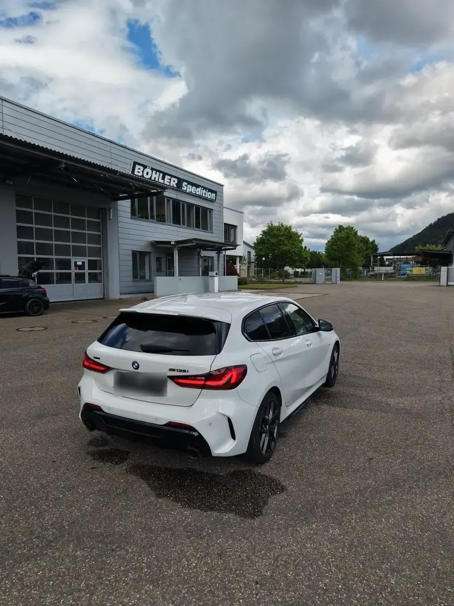 Gebraucht BMW M135 306 PS (225 kW) 2021 Weiß Kleinwagen