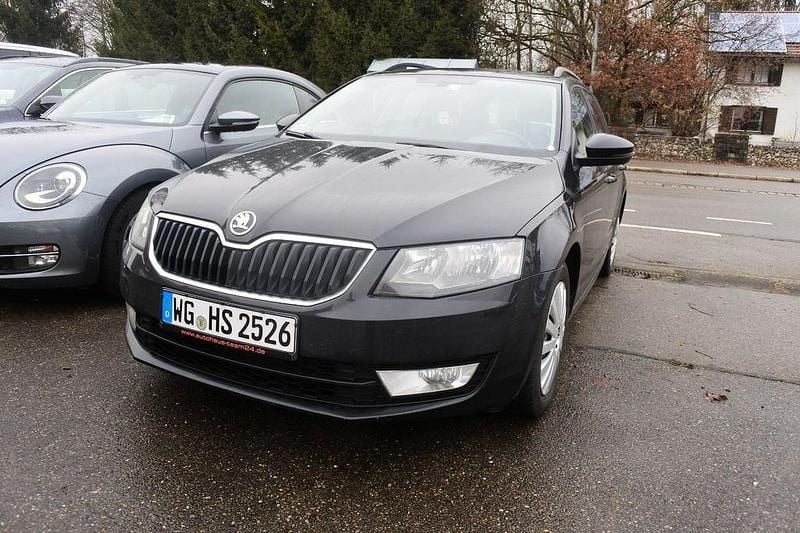 Schwarz Gebraucht 2014 Skoda Octavia Elegance Kombi | 4.999 € (Guter Preis) - Bild 1/4