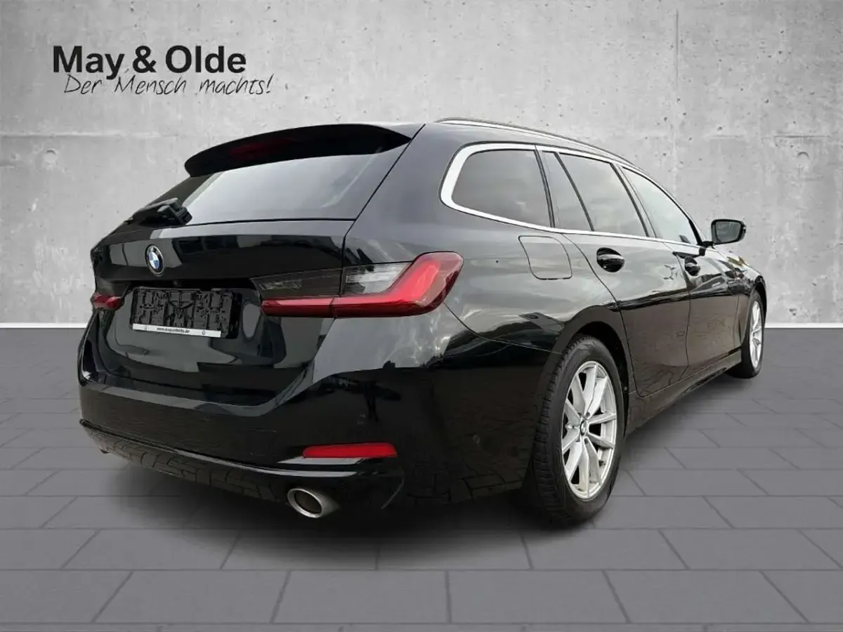 Gebraucht BMW 318 Shadowline 150 PS (110 kW) 2024 Schwarz Kombi