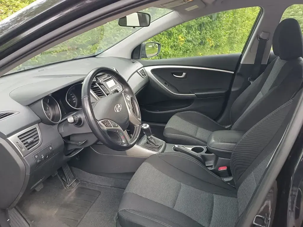 Gebraucht Hyundai i30 90 PS (66 kW) 2013 Schwarz Limousine