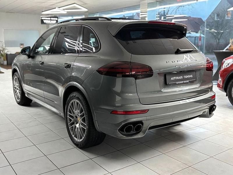 Gebraucht Porsche Cayenne Turbo Chrono 519 PS (381 kW) 2015 Grau SUV