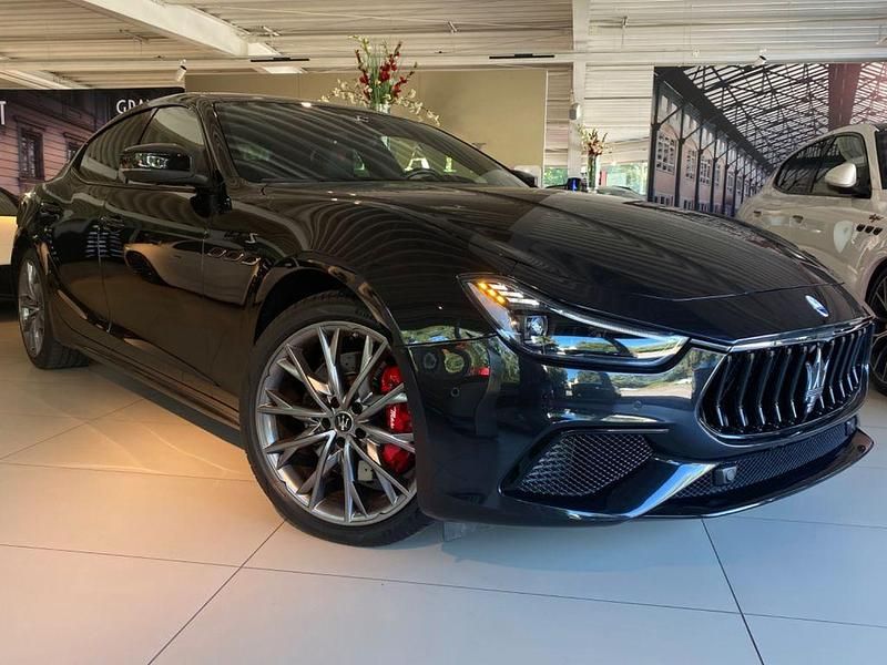 Nero ribelle Gebraucht 2022 Maserati Ghibli Coupé | 68.900 € (Fairer Preis) - Bild 1/3