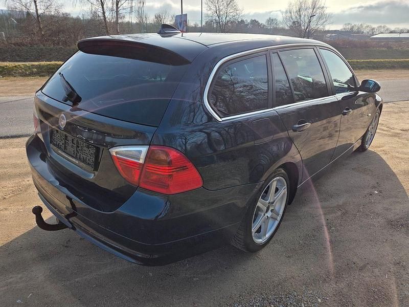 Gebraucht BMW 325 Performance 197 PS (144 kW) 2007 Blau Kombi