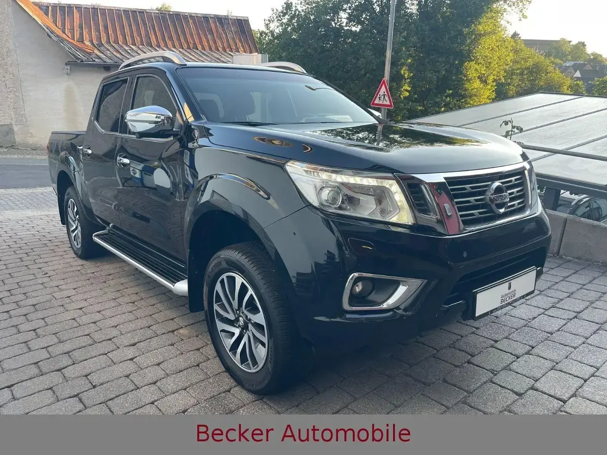 Gebraucht Nissan Navara N-Connecta 190 PS (139 kW) 2017 Schwarz Pickup