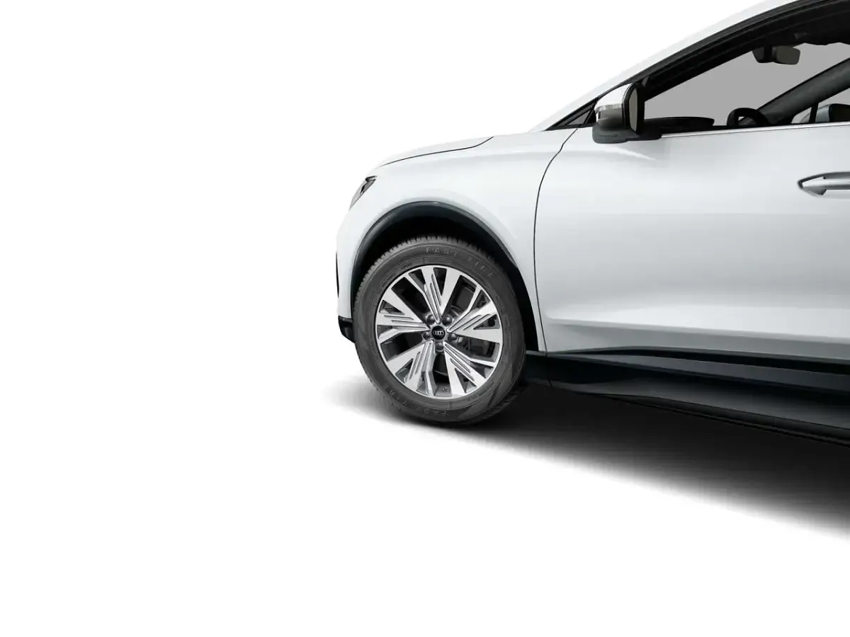 Second-hand Audi Q4 e-tron Ambiente 210 kW (286 CP) 2025 Alb SUV