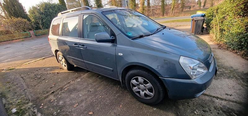 Gebraucht Kia Carnival 150 PS (110 kW) 2007 Silber Van / Kleinbus