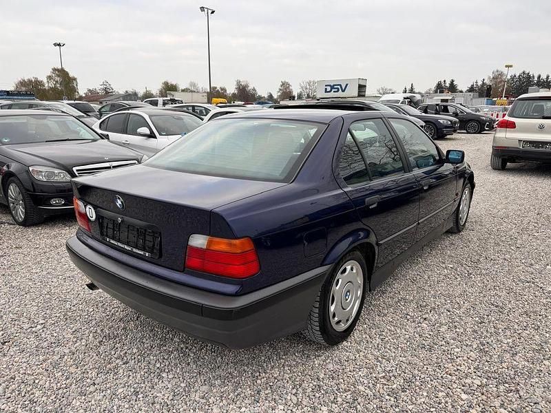 Gebraucht BMW 316 102 PS (75 kW) 1993 Blau Limousine