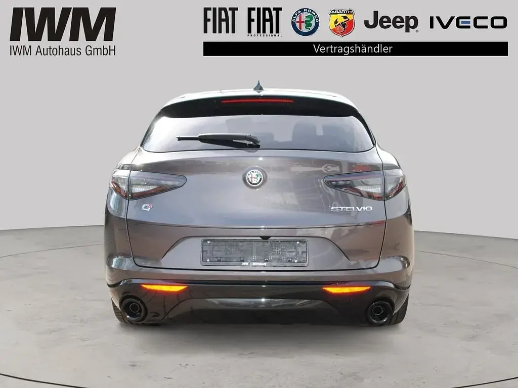 Gebraucht Alfa Romeo Stelvio Veloce 209 PS (153 kW) 2024 Grau SUV