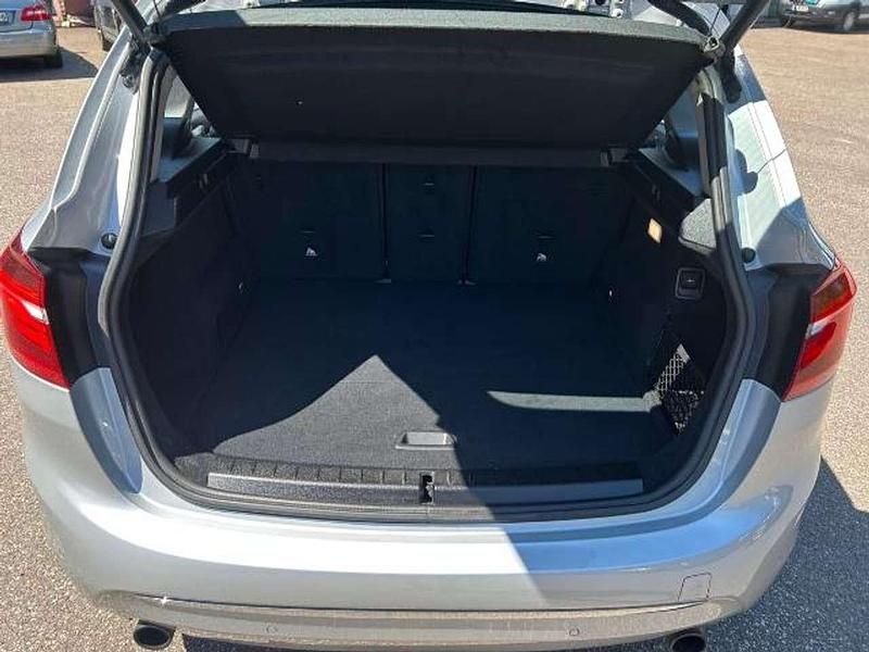 Gebraucht BMW 220 Luxury Line 192 PS (141 kW) 2016 Glaciersilber metallic Van / Kleinbus