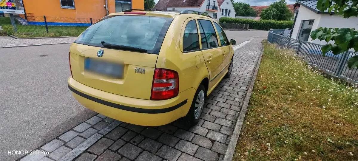 Gebraucht Skoda Fabia Tour 75 PS (55 kW) 2005 Gelb Kleinwagen