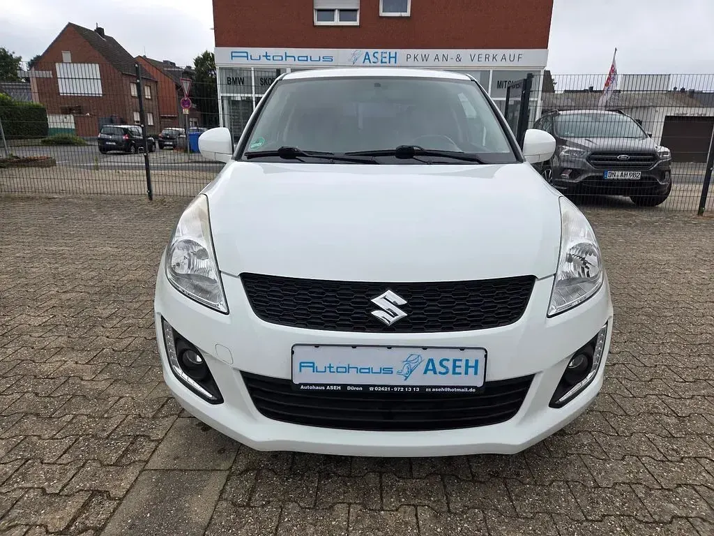 Gebraucht Suzuki Swift Club 94 PS (69 kW) 2015 Weiß Kleinwagen