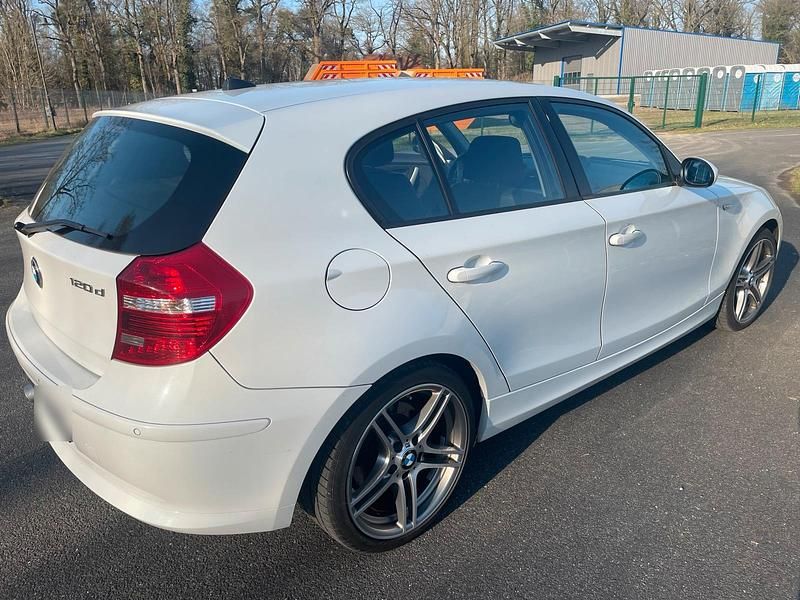 Gebraucht BMW 120 177 PS (130 kW) 2009 Weiß Kleinwagen