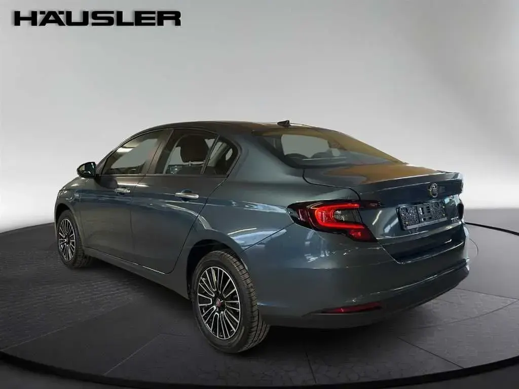 Neu Fiat Tipo Urban 131 PS (96 kW) 2026 Blau Limousine