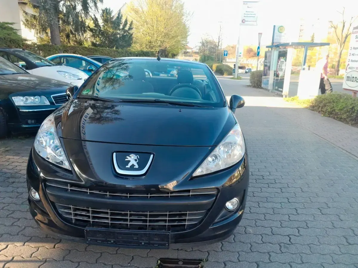 Gebraucht Peugeot 207 CC Active 120 PS (88 kW) 2013 Schwarz Cabrio