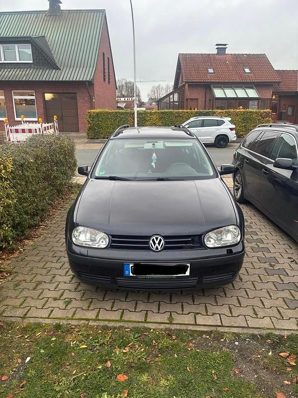 Schwarz Gebraucht 2002 VW Golf IV Kombi | 800 € (Guter Preis) - Bild 1/4