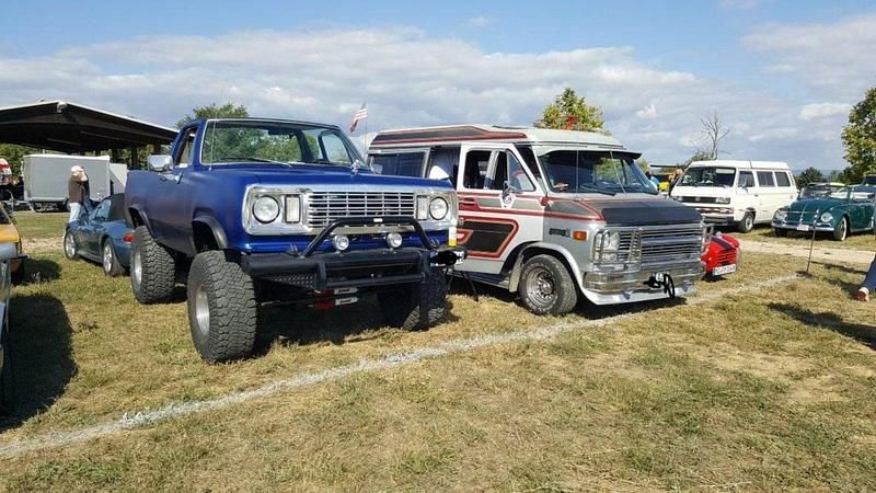 Gebraucht Dodge Ram 200 PS (147 kW) 1977 Blau Abholung
