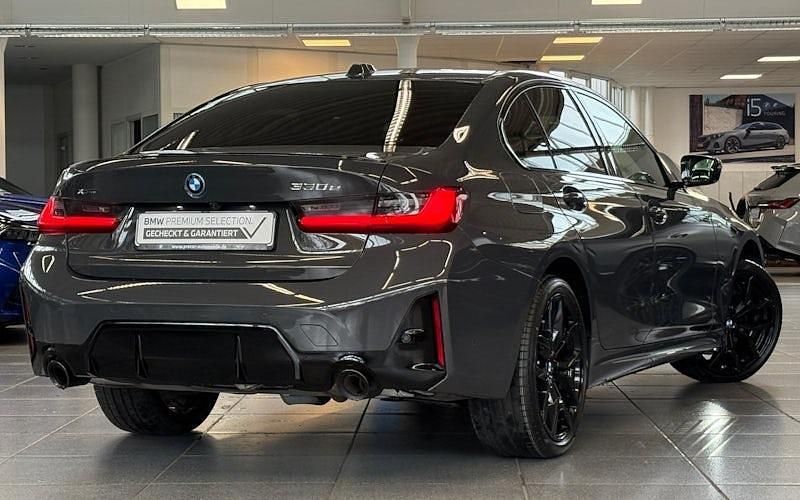 Gebraucht BMW 330e Shadowline 292 PS (214 kW) 2025 Grau Limousine