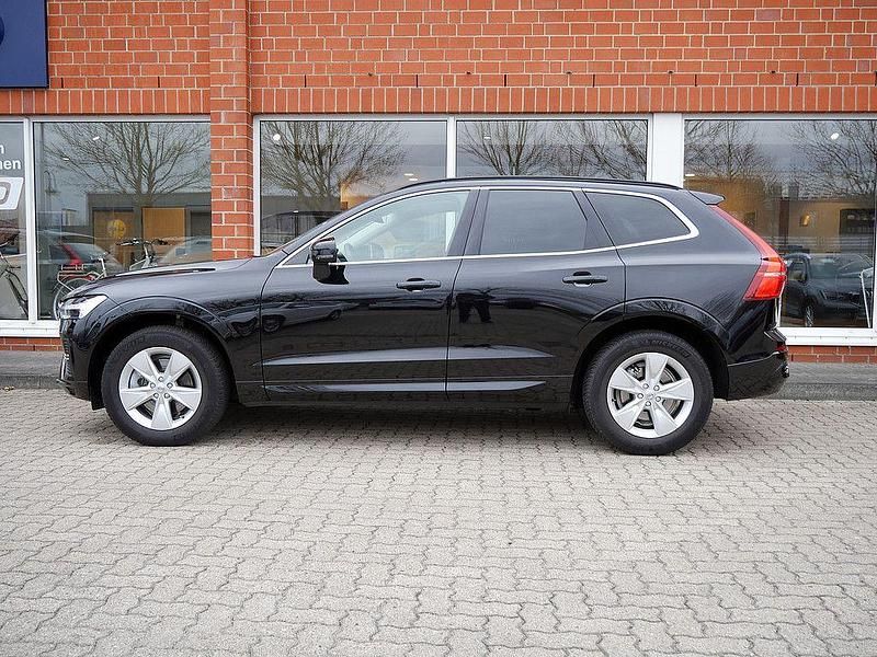 Gebraucht Volvo XC60 Core 197 PS (144 kW) 2023 Onyx schwarz SUV