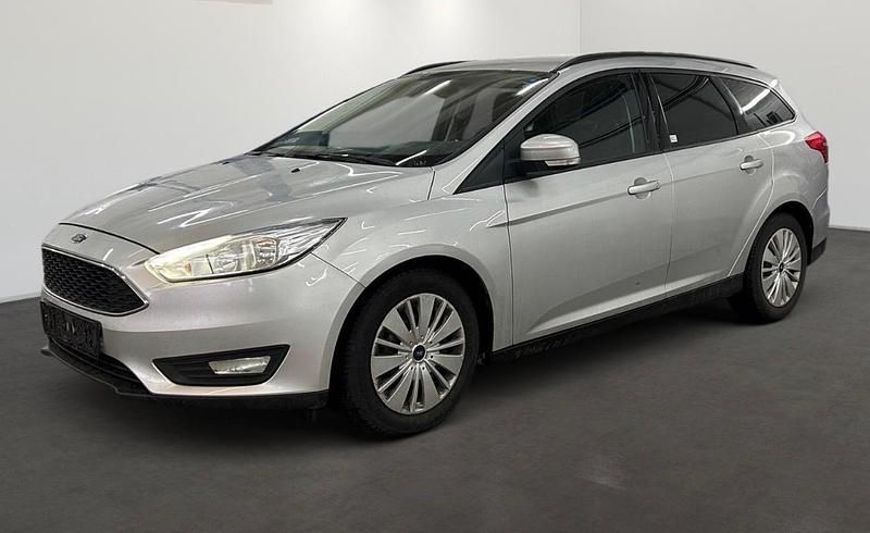 Gebraucht Ford Focus Business Edition 125 PS (91 kW) 2015 Silber Kombi