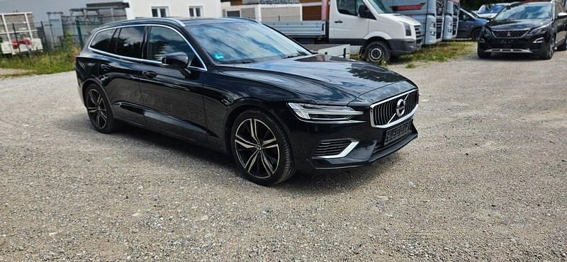 Gebraucht Volvo V60 Inscription 341 PS (250 kW) 2020 Schwarz Kombi