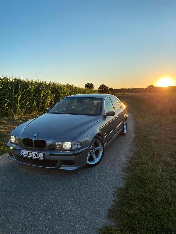 Grau Gebraucht 1996 BMW 528 Limousine | 3.200 € (Fairer Preis) - Bild 1/4