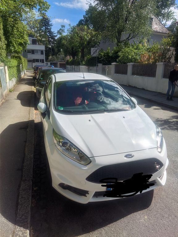 Weiß Gebraucht 2016 Ford Fiesta Sport Kleinwagen | 13.950 € (Etwas zu teuer) - Bild 1/4