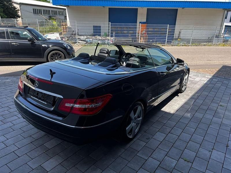 Gebraucht Mercedes E250 Avantgarde 204 PS (150 kW) 2012 Schwarz Cabrio