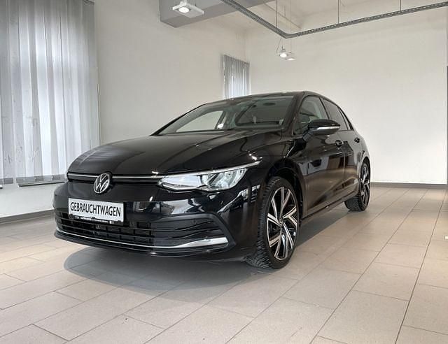 Gebraucht VW Golf VIII Move 110 PS (80 kW) 2024 Deep black perleffekt Limousine