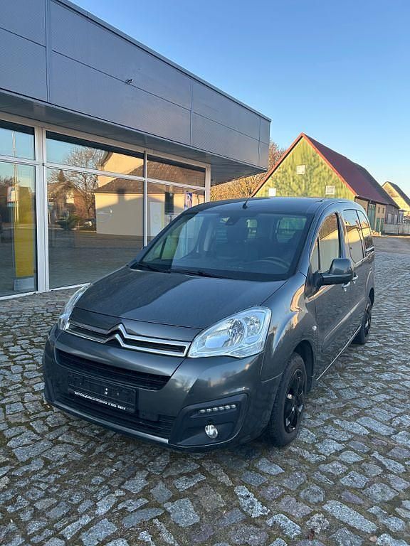 Gebraucht Citroën Berlingo SELECTION 99 PS (72 kW) 2018 Grau Van / Kleinbus
