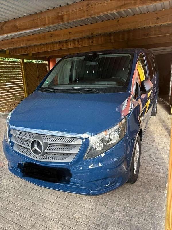 Blau Gebraucht 2019 Mercedes Vito Edition Van | 29.999 € (Etwas zu teuer) - Bild 1/4