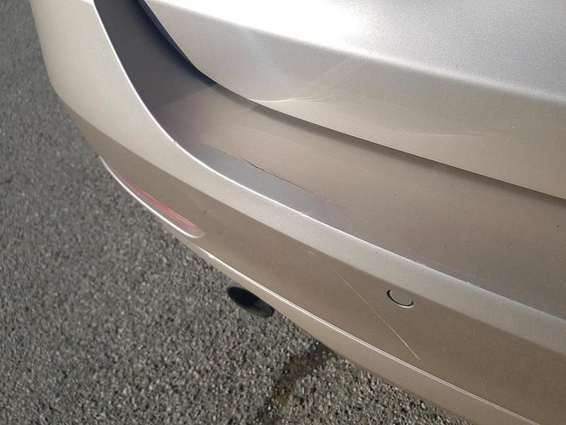 Gebraucht BMW 318 184 PS (135 kW) 2012 Silber Kombi