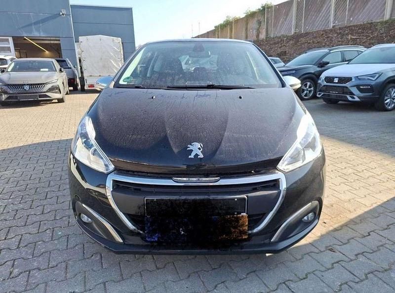 Second-hand Peugeot 208 Allure 110 CP (80 kW) 2017 Liclackierung mit schutzlack Hatchback