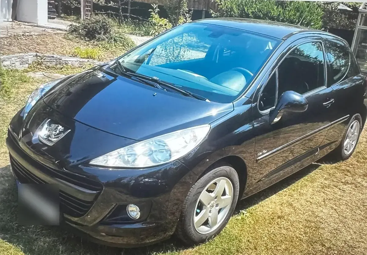 Gebraucht Peugeot 207 74 PS (54 kW) 2011 Kleinwagen