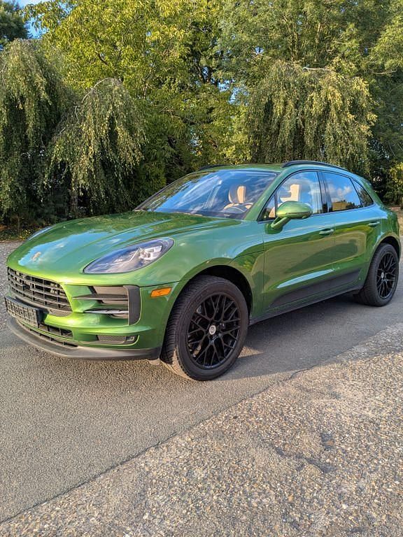Grün Gebraucht 2021 Porsche Macan SUV | 54.900 € (Guter Preis) - Bild 1/4