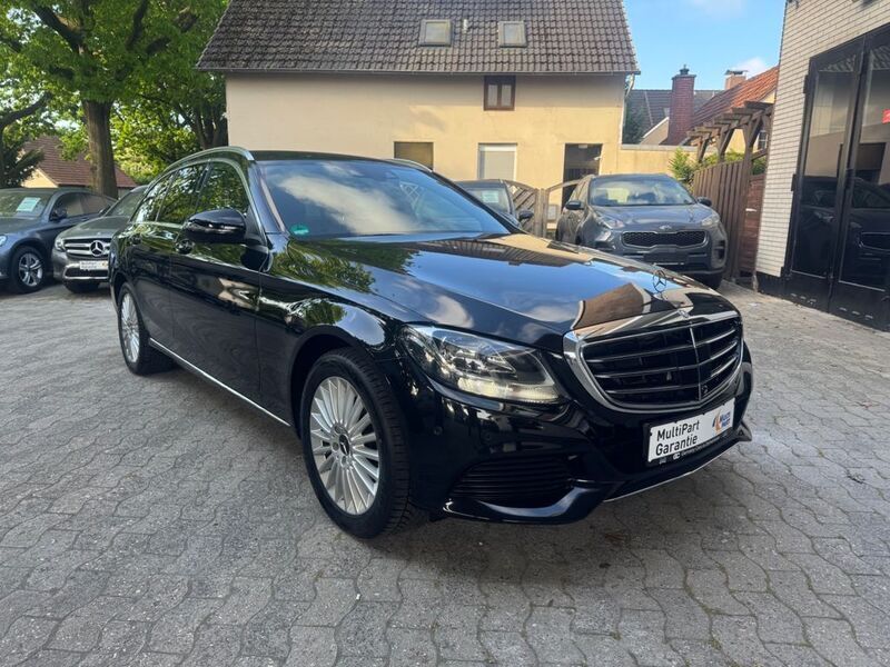 Schwarz Gebraucht 2015 Mercedes C220 Limousine | 19.450 € (Fairer Preis) - Bild 1/4