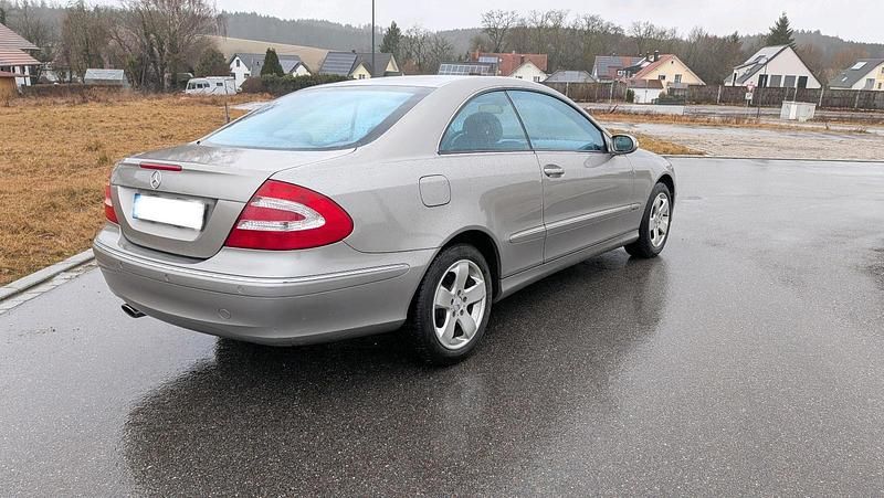 Gebraucht Mercedes CLK200 Avantgarde 163 PS (119 kW) 2004 Silber Coupé