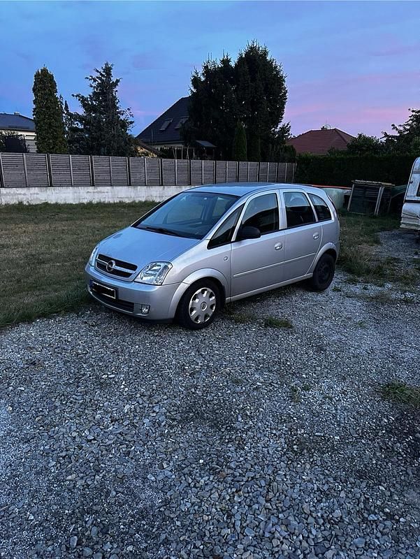 Silber Gebraucht 2005 Opel Meriva Van / Kleinbus | 1.100 € (Superpreis) - Bild 1/4