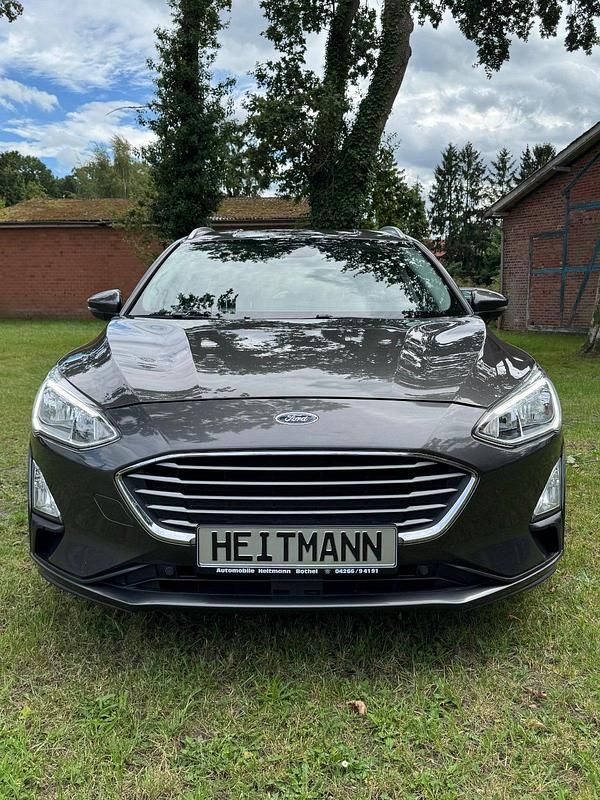 Gebraucht Ford Focus Cool & Connect 120 PS (88 kW) 2019 Magneticgrau metallic Kombi