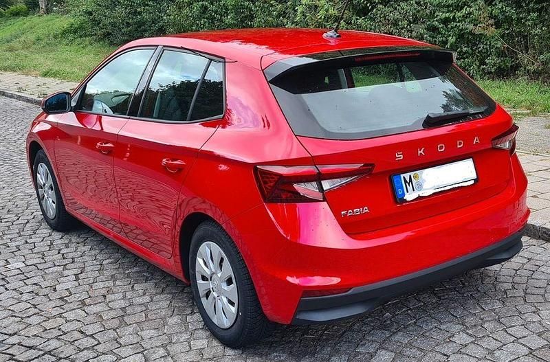Gebraucht Skoda Fabia Selection 80 PS (58 kW) 2024 Rot Kleinwagen