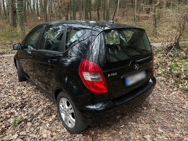 Gebraucht Mercedes A160 83 PS (61 kW) 2010 Schwarz Kleinwagen