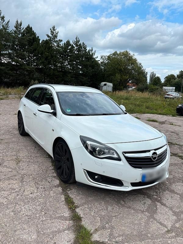 Gebraucht Opel Insignia 163 PS (119 kW) 2014 Weiß Kombi