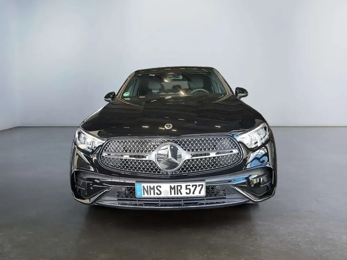 Gebraucht Mercedes GLC200 AMG 163 PS (119 kW) 2026 Metalliclack obsidianschwarz m SUV