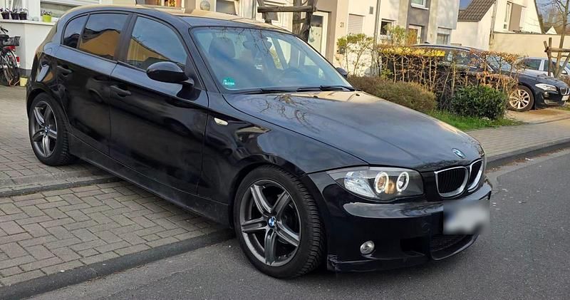 Gebraucht BMW 118 122 PS (89 kW) 2005 Schwarz Kleinwagen