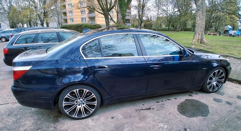 Gebraucht BMW 525 177 PS (130 kW) 2006 Blau Limousine