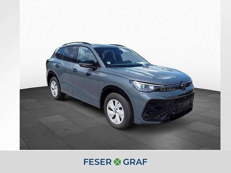 Delfingrau metallic Gebraucht 2025 VW Tiguan R-line SUV | 45.390 € (Fairer Preis) - Bild 1/4