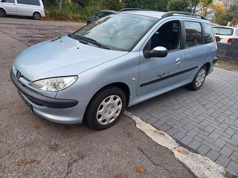 Grau Gebraucht 2004 Peugeot 206 Kombi | 1.499 € (Fairer Preis) - Bild 1/4