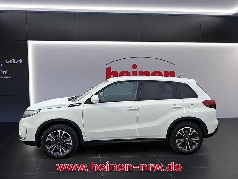 Gebraucht Suzuki Vitara Comfort+ 140 PS (102 kW) 2023 Weiß SUV